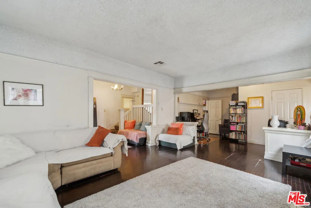 1946 S La Salle Avenue, Los Angeles, California 90018 home-pic-3